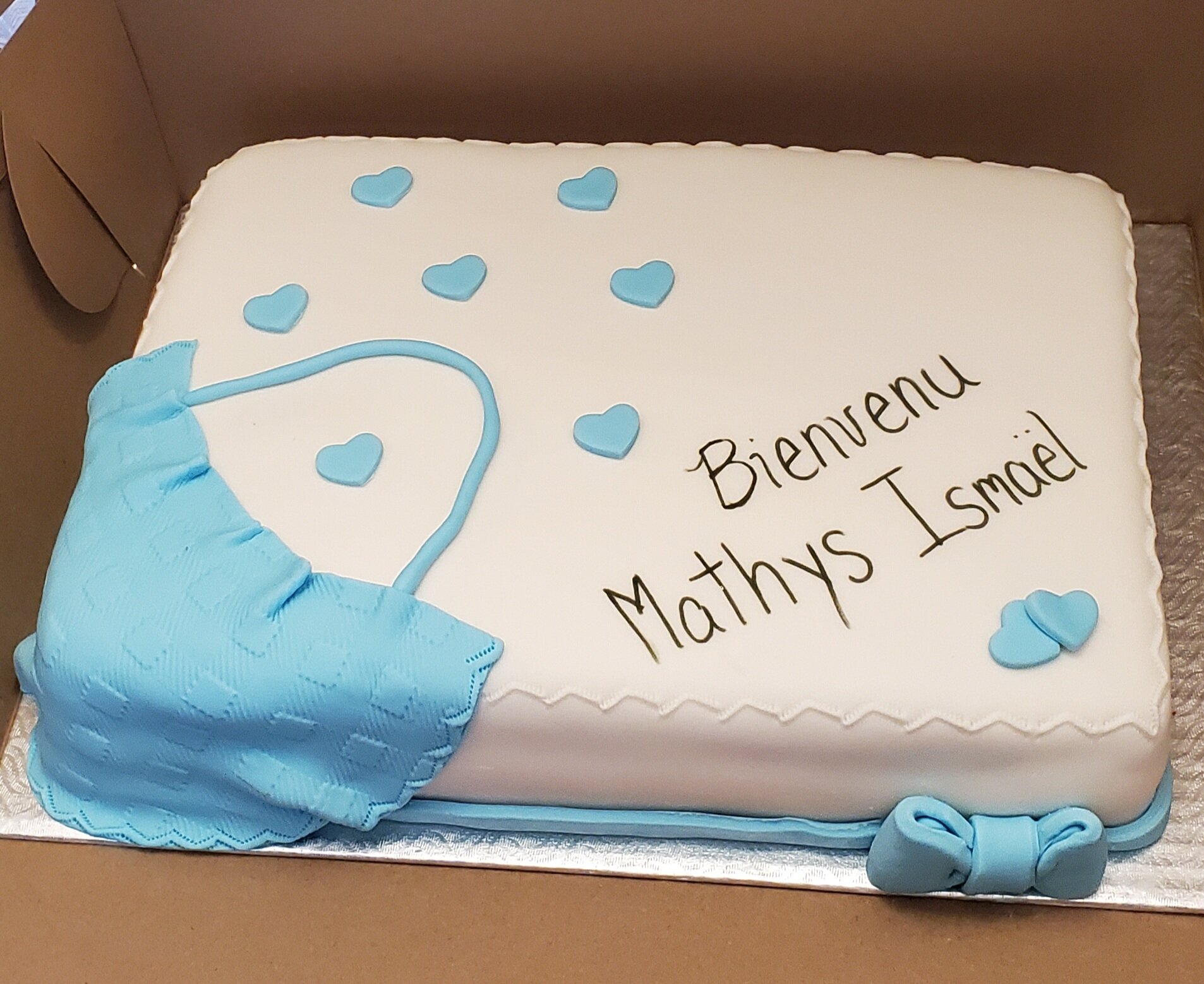 Gâteau Rectangle Bleu – Naissance & Baby Shower Personnalisé
