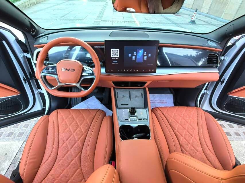 BYD Sea Lion 07 EV, modèle 2024, version longue autonomie 610, boîte automatique.