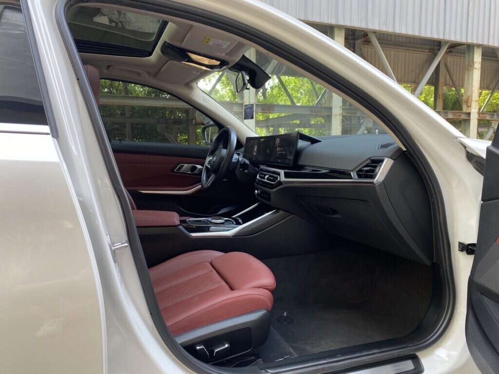 BMW i3 2024 – 100 % ÉLECTRIQUE & URBAINE