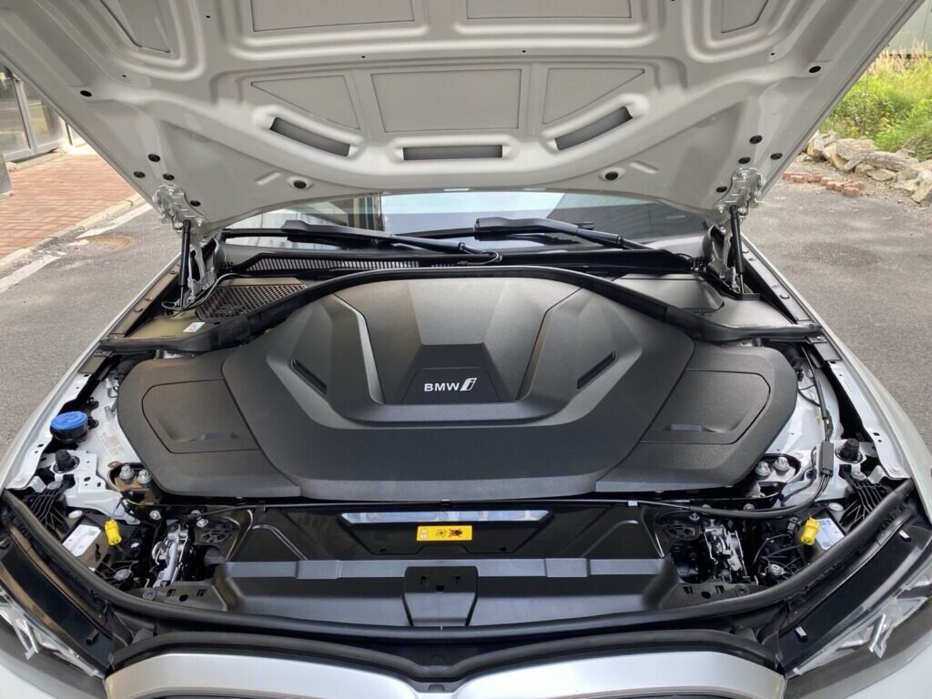 BMW i3 2024 – 100 % ÉLECTRIQUE & URBAINE