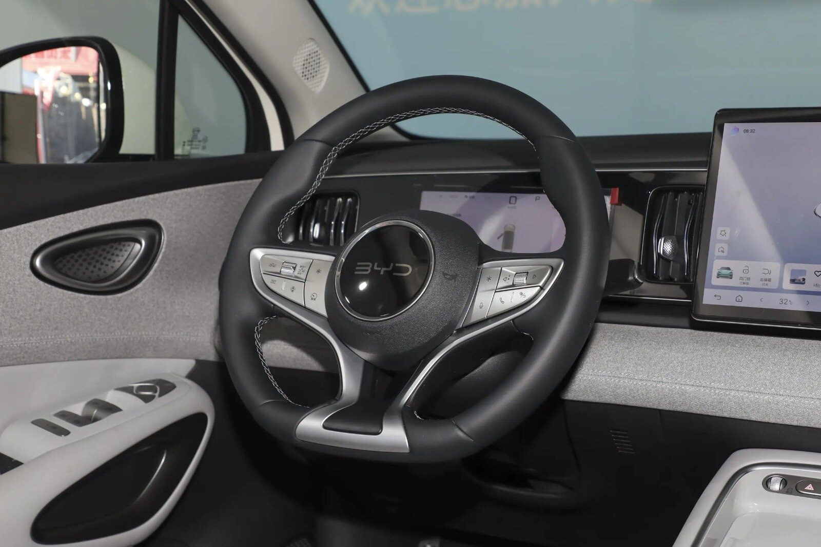BYD – L’ÉLÉGANCE ÉLECTRIQUE PAR ALPHAROOM 520KM