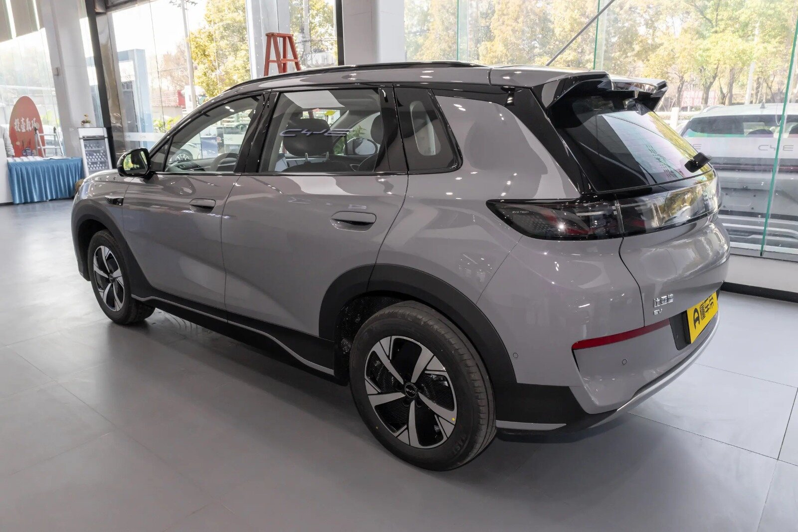 BYD – L’ÉLÉGANCE ÉLECTRIQUE PAR ALPHAROOM 520KM