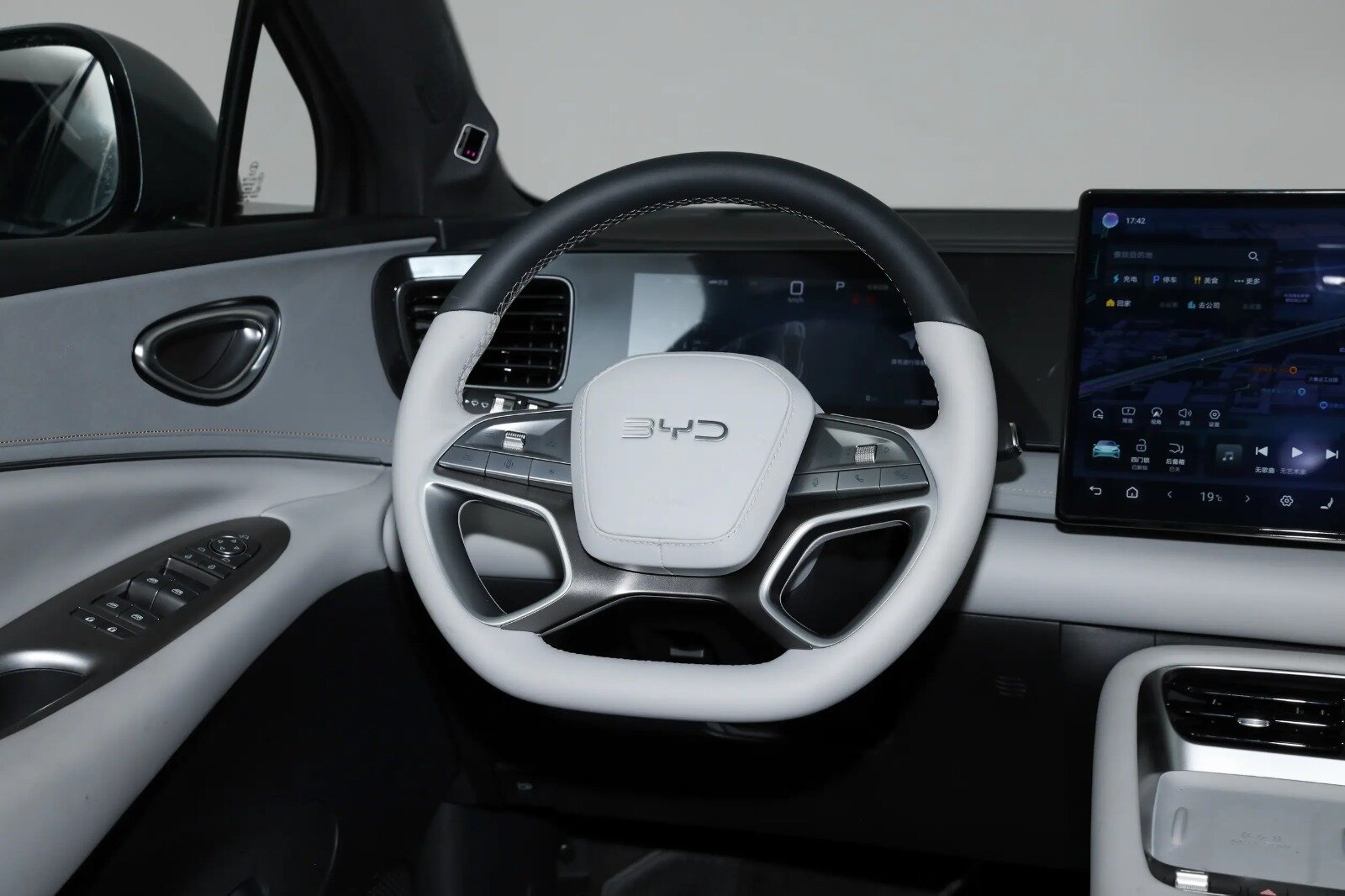 BYD – SUV ÉLECTRIQUE & MODERNE ⚡605 KM EDITION NAVIGATOR PLUS2025