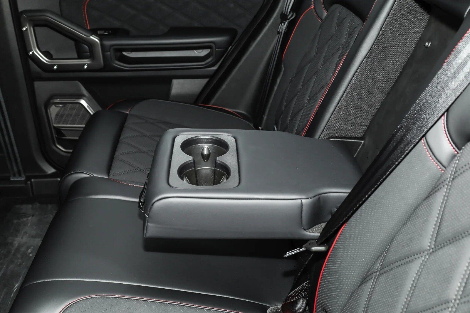 JETOUR TRAVELER 2026 – 2.0TD XWD CROSSOVER