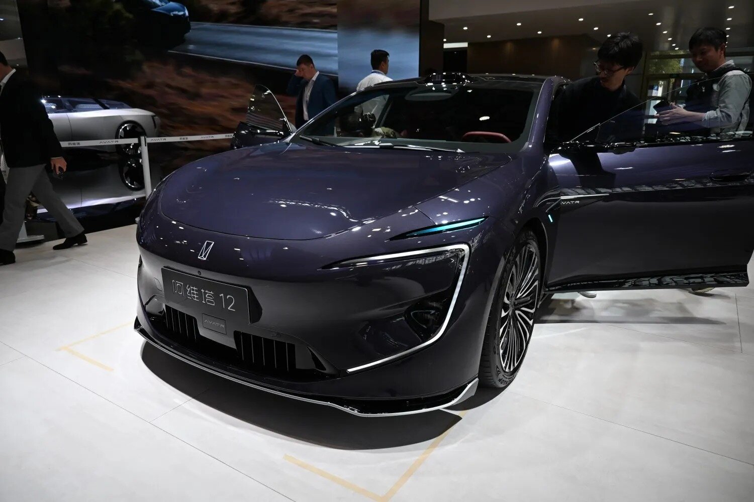  AVATR 12 EV ROYAL THEATRE EDITION— Berline Grand Coupé Premium
