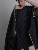 Robe cape rayée épaule dénudée – Bordure dorée